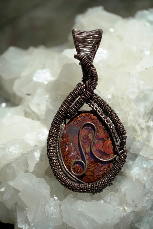 Leo Morrocan Seam Agate Zodiac Pendant