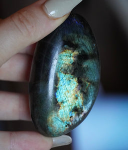 Labradorite AAA Grade Palm Stone